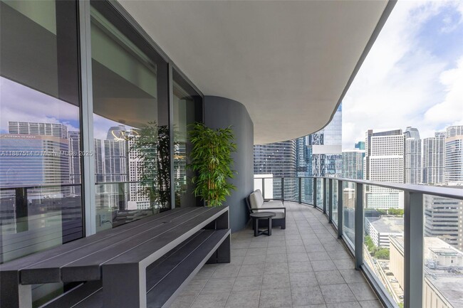 Building Photo - 1000 Brickell Plaza