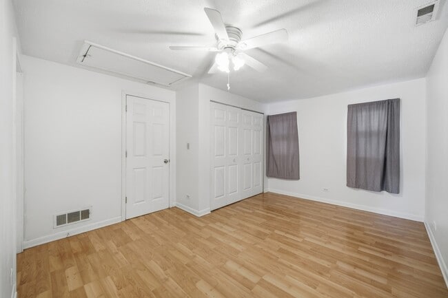 Building Photo - 212 N Knollwood Dr