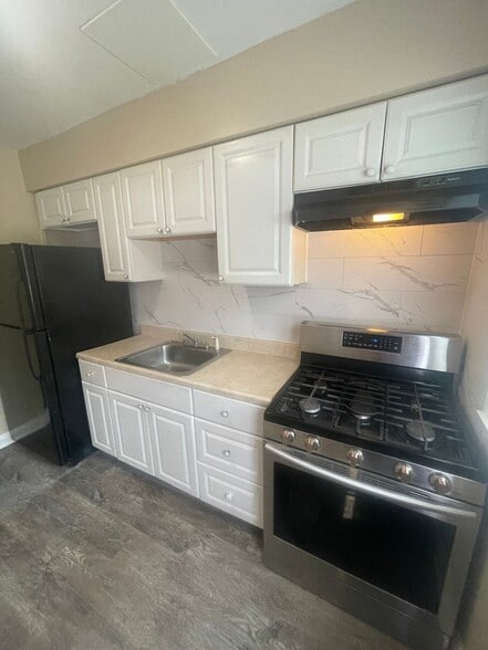 Building Photo - 551 Welbrook Rd