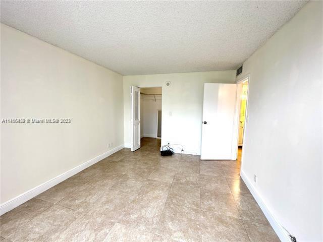 Building Photo - 17021 N Bay Rd