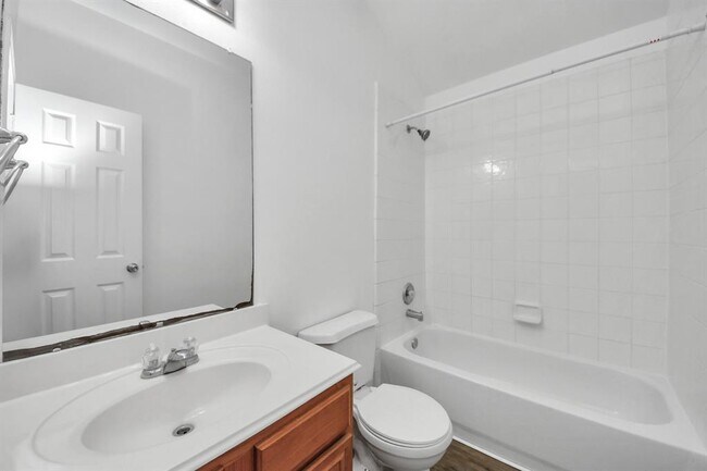 Building Photo - 9638 Brenthaven Springs Ln