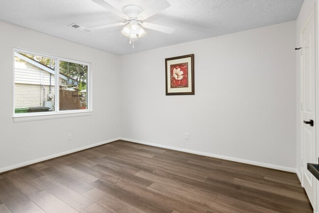 Building Photo - 6115 Lymbar Dr