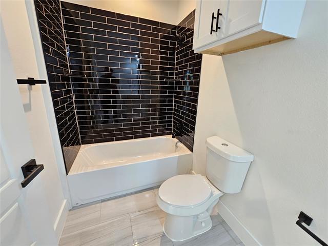 Building Photo - 2374 Southwood Dr