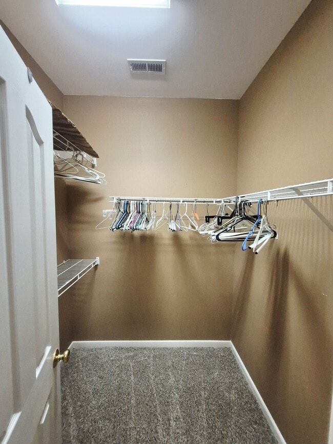 Building Photo - 1563 Providence Knoll Dr