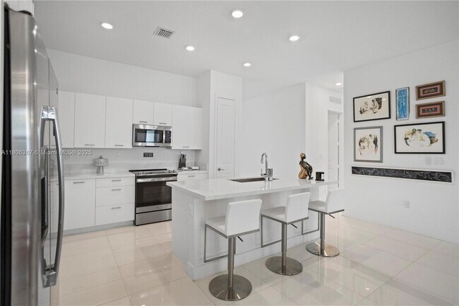 Building Photo - 4407 SW 175th Ave