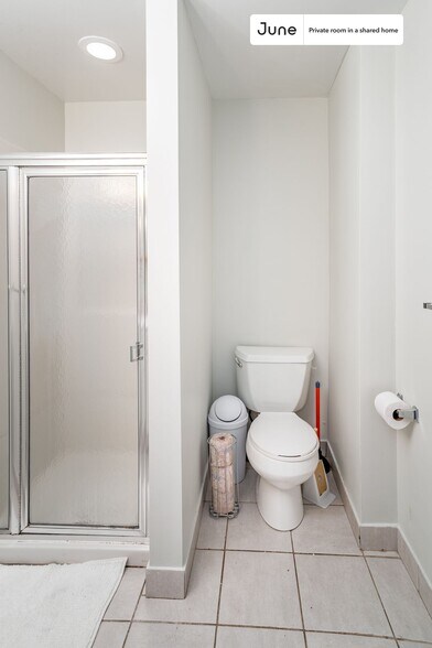 Building Photo - Room in Shared 4 bed/2 bath home in Brookline
