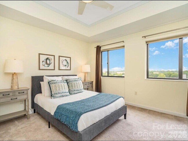 Building Photo - 715 N Church St