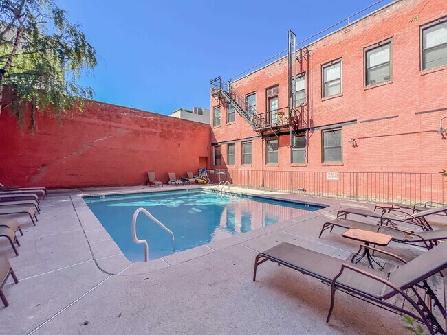 Building Photo - 222 Grand St