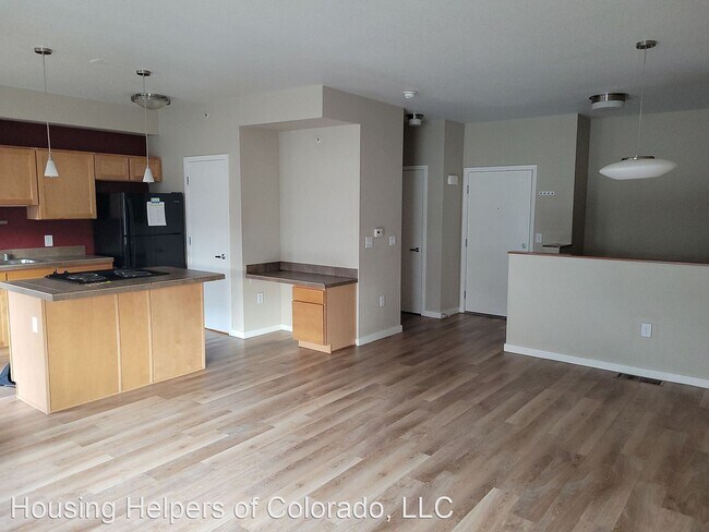 Building Photo - 2 br, 2.5 bath House - 2830 East College A...