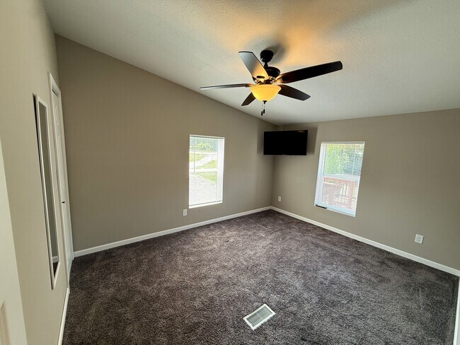 Building Photo - 5693 US-40