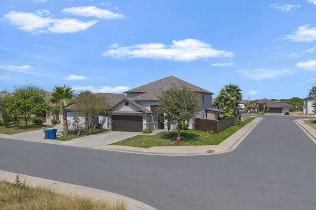 Building Photo - 5528 Somerville St