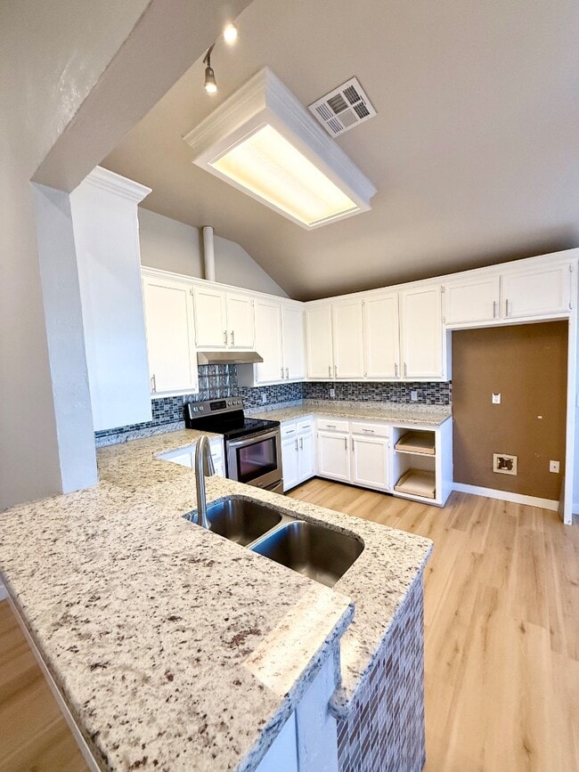 Building Photo - 6003 Fox Run Way