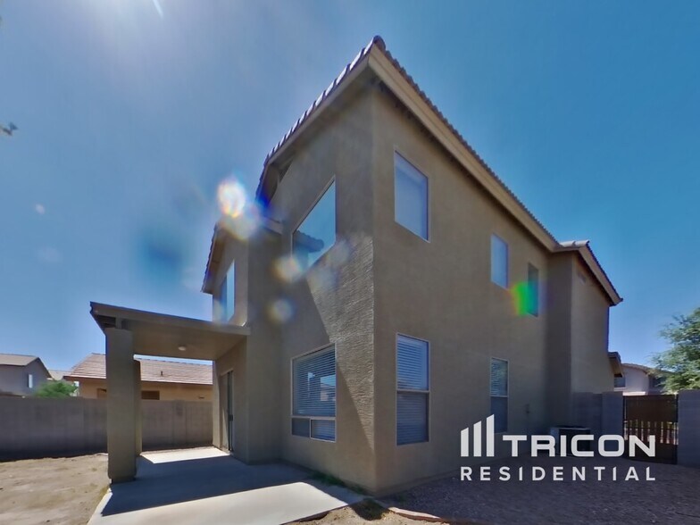 Building Photo - 873 E Impreria St