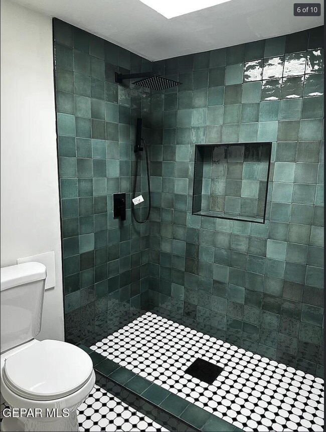 Building Photo - 2721 Sacramento Ave