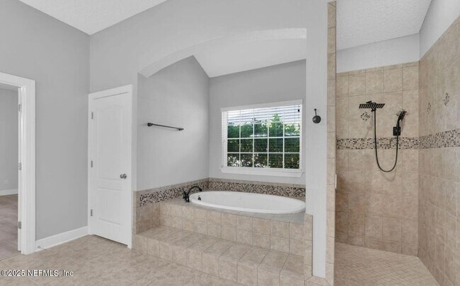 Building Photo - 4431 Vista Point Ln