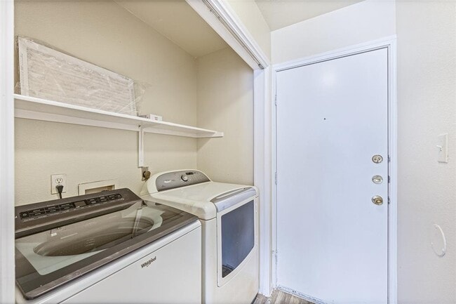 Building Photo - 9607 Nightjar Dr