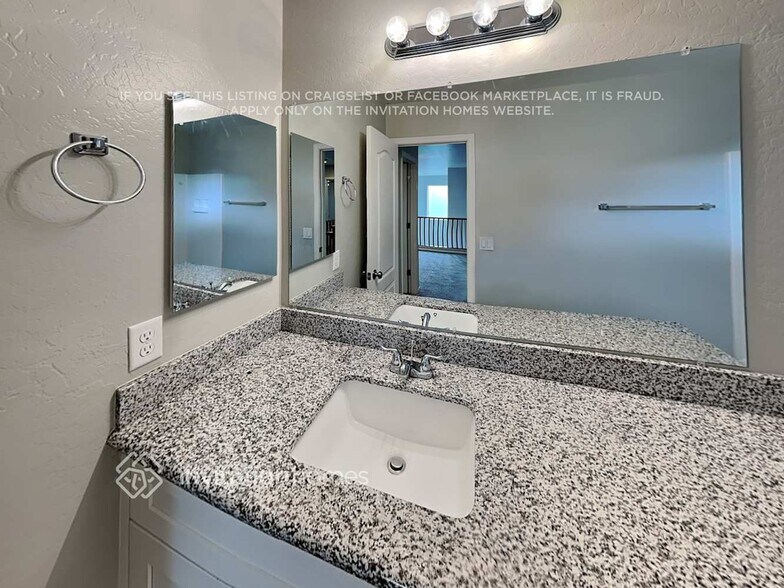Building Photo - 27424 N 63rd Dr