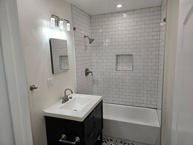 Building Photo - 6703 Cedros Ave