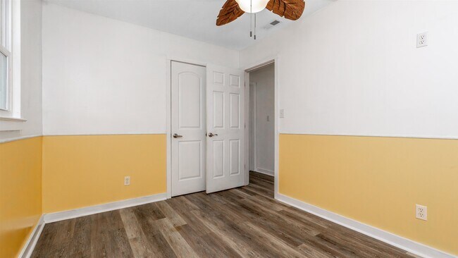Building Photo - 4070 Long Line Ln