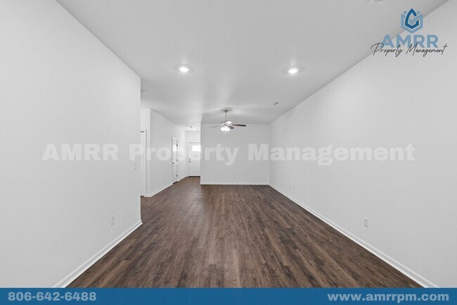 Building Photo - New 3 Bedroom Townhome In Duenweg!