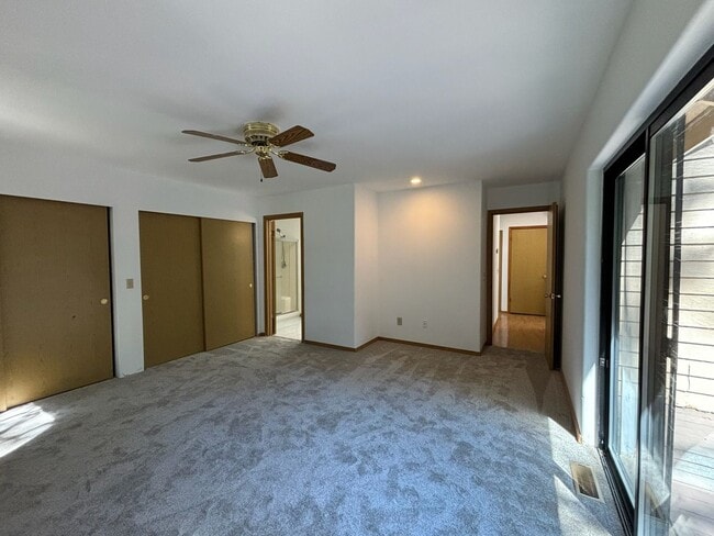 Building Photo - Fanstatic home in Sudden Valley Community!