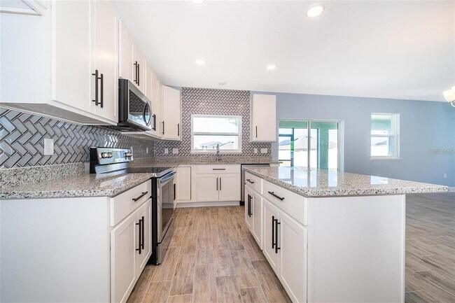 Building Photo - 626 Taft Dr