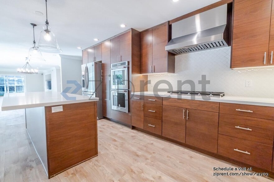 Building Photo - 416 Claydon Way