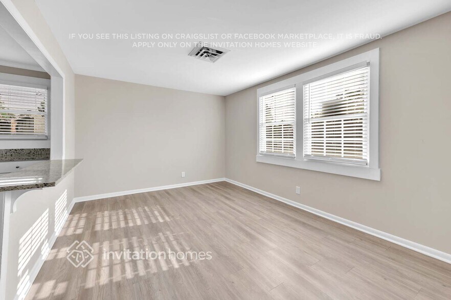 Building Photo - 3331 Panorama Dr