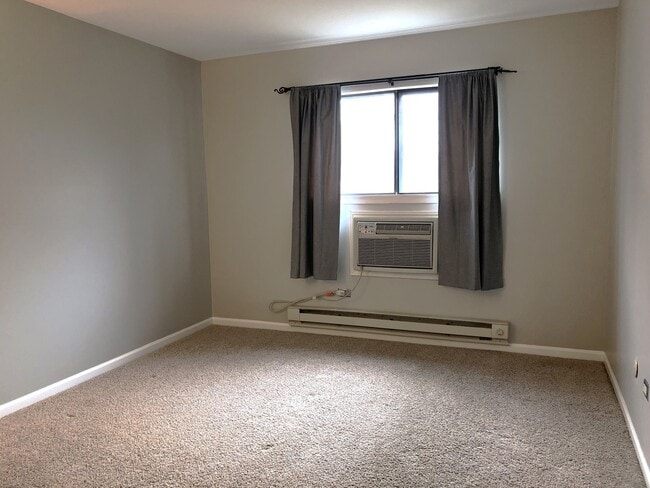 Building Photo - 446 Osage Ln