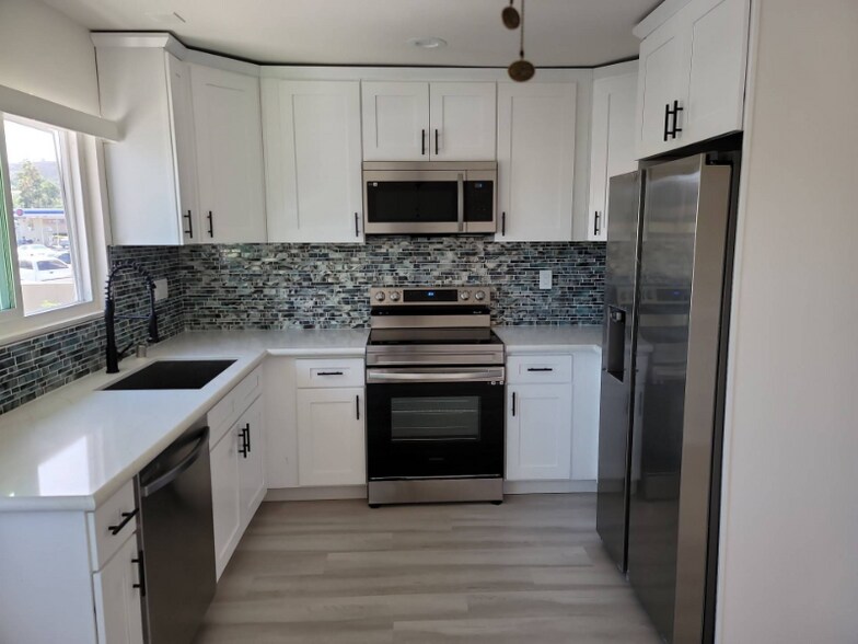 Building Photo - 9646 Winter Gardens Blvd