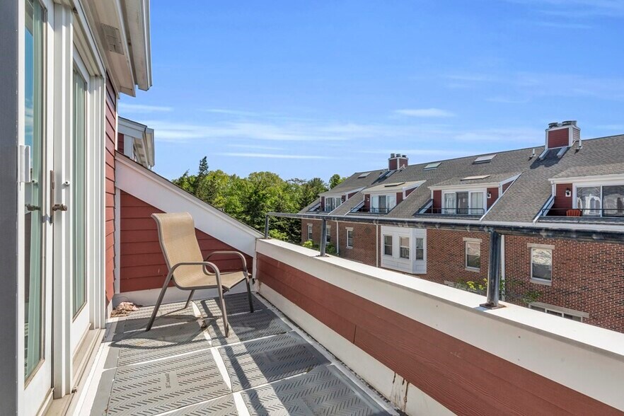 Building Photo - 166 Quincy Shore Dr