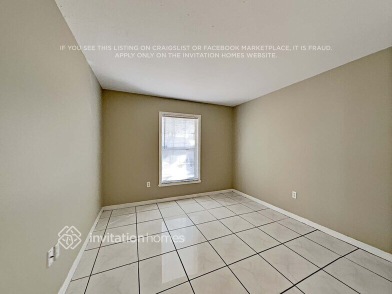 Building Photo - 339 Medina Ct