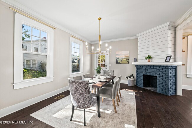 Building Photo - 2843 Oak St