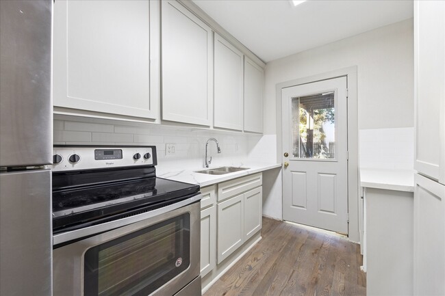 Building Photo - 1632 Hawthorne St