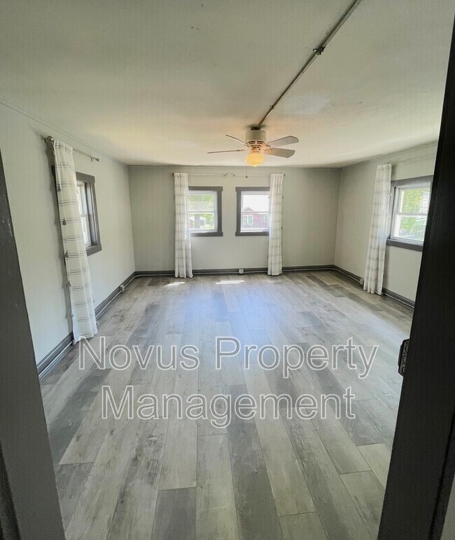 Building Photo - 107 Parson St