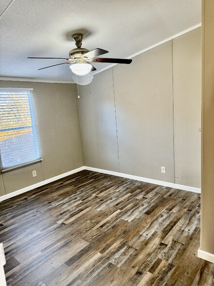 Building Photo - 17 Emmy Ln