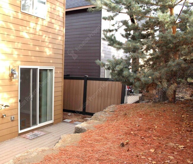 Building Photo - Cozy craftsman home in NW Bend