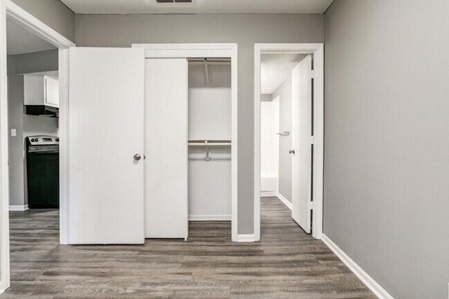 Building Photo - 3050 N 58th St