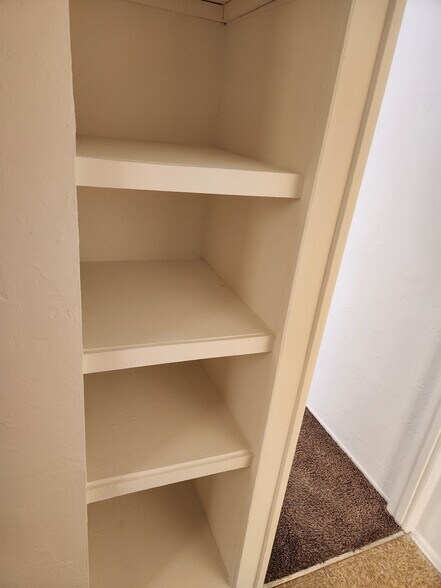 Building Photo - 1400 Freeman Ave