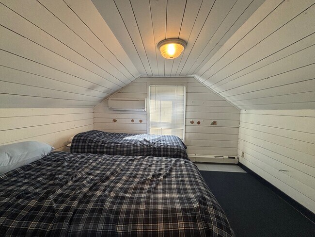 Building Photo - 14 Dixon St