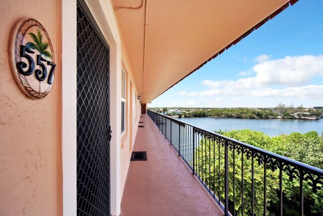 Building Photo - 2871 N Ocean Blvd