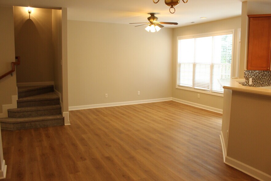 Building Photo - 749 Swan Neck Ln