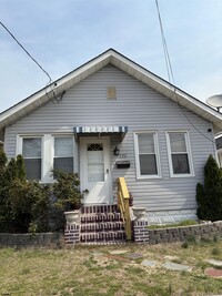 Building Photo - 122 Loraine Ave