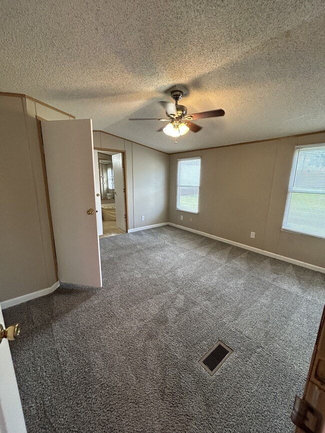 Building Photo - 217 Tyler St