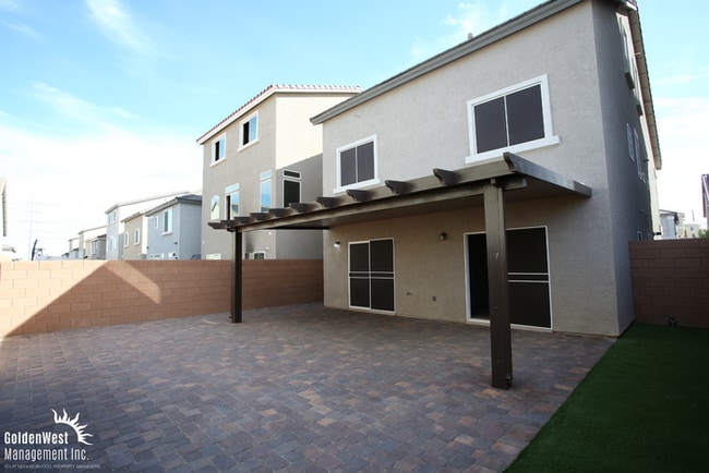 Building Photo - Beautifully Updated 4Bdm 3Ba Two-Story Home Located in the Heart of Southern Highlands! - MI Special