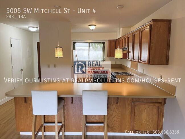 Building Photo - 5005 SW Mitchell St