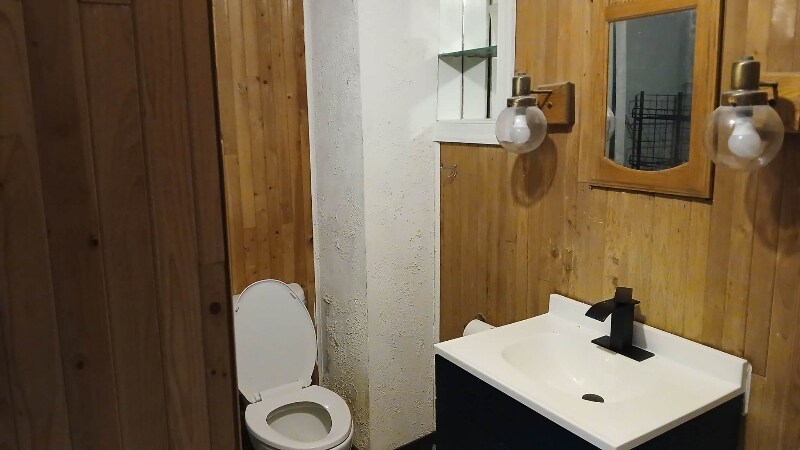 Building Photo - 260 Wisteria Ave