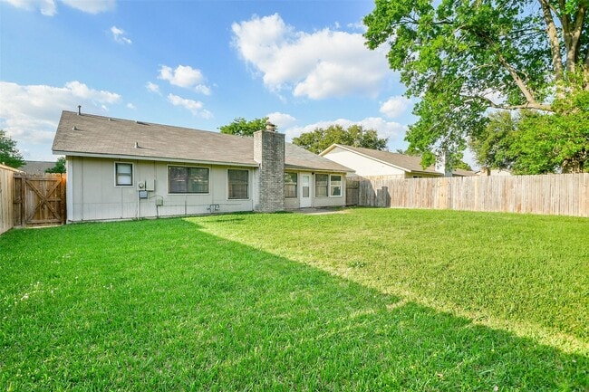 Building Photo - 5635 Greenhill Forest Dr