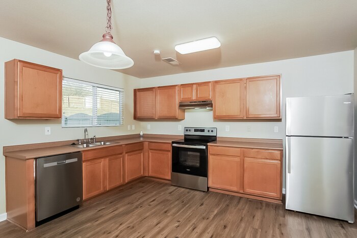 Building Photo - 203 Whitestone Dr NE