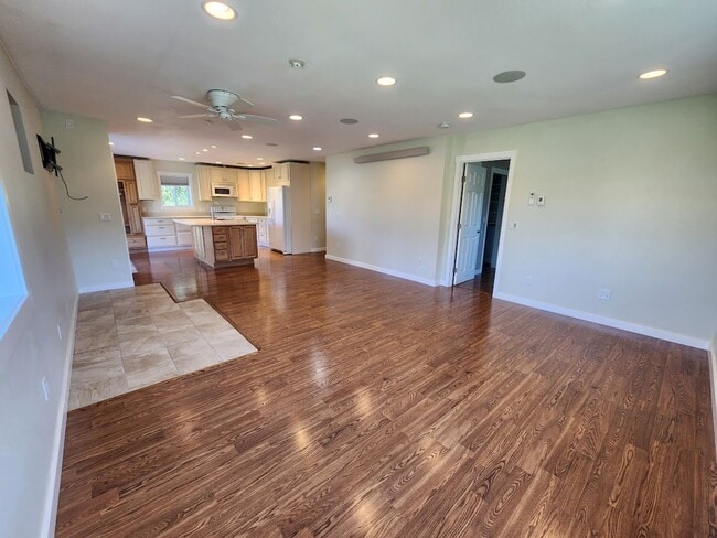 Building Photo - Beautiful Country Townhome!